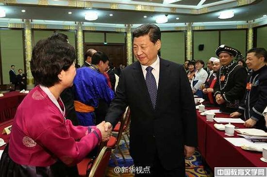 習(xí)近平看望政協(xié)委員_習(xí)近平-政協(xié)委員-討論